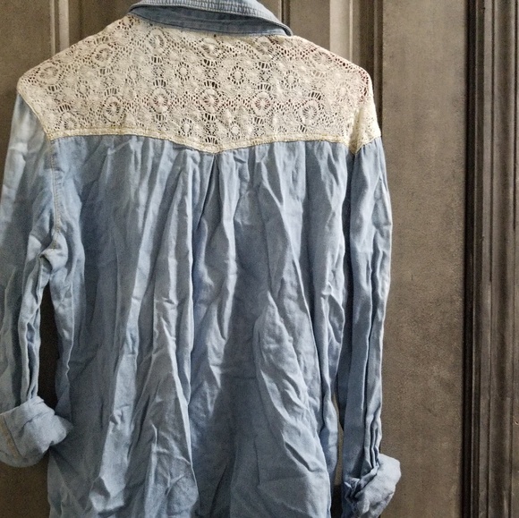 Button down - Picture 2 of 2